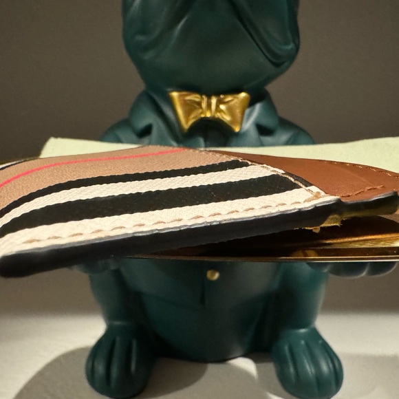 NWT BURBERRY Cardholder❤️⭐️ - Picture 5 of 6